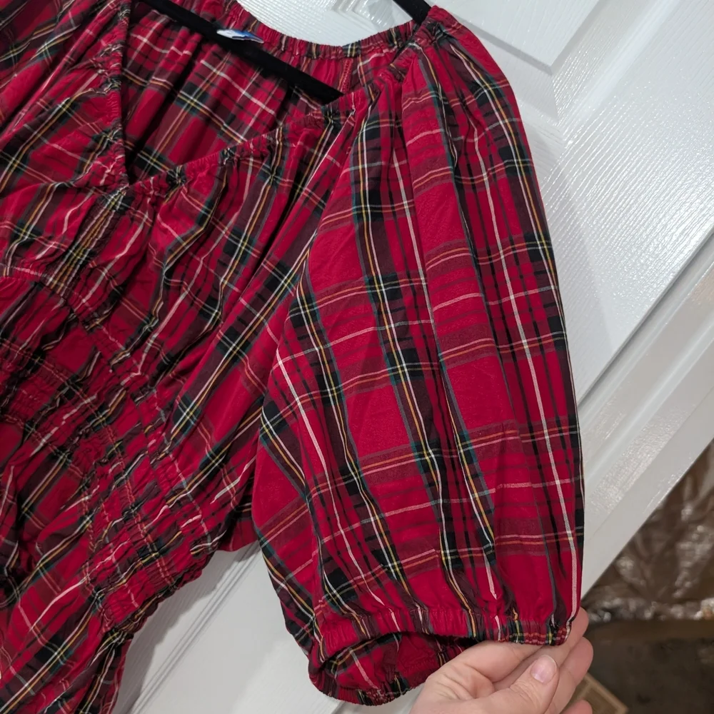 Old Navy Red Tartan Puff-Sleeve Top in Size XL